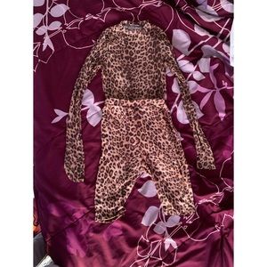 Two piece cheetah set
